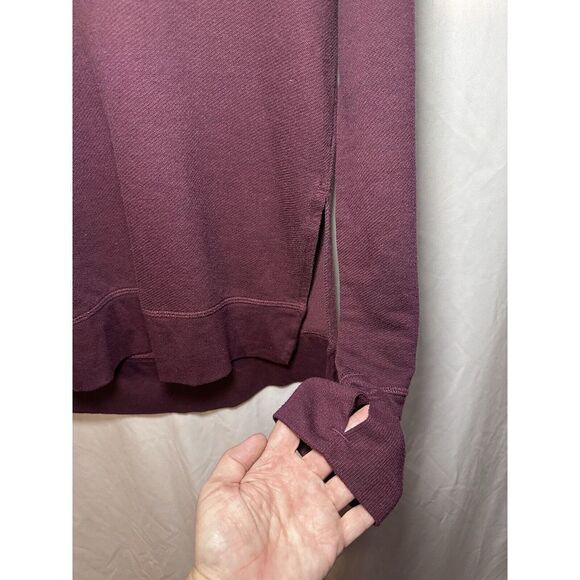 Women's Size Small (4-6) Athletic‎ Works Crew Neck Sweatshirt With Thumb Holes - Picture 3 of 6